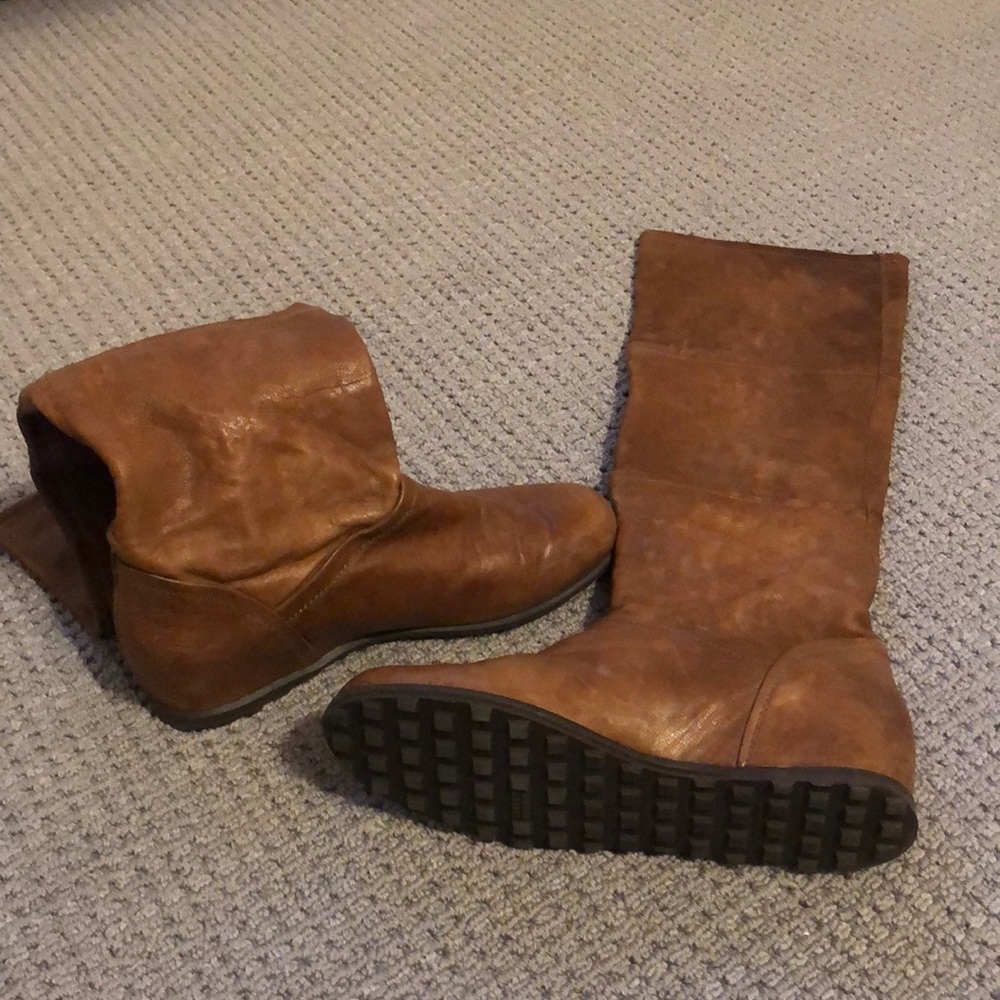 Stuart Weitzman boots. Size 8